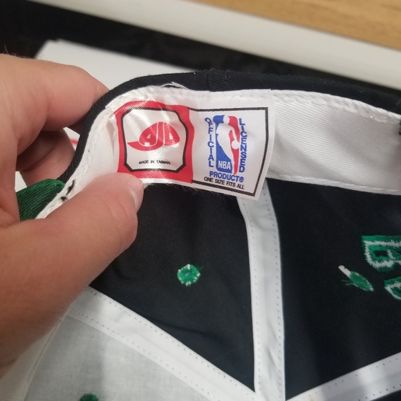 1990s Boston Celtics Snapback Hat - Picture 6 of 7